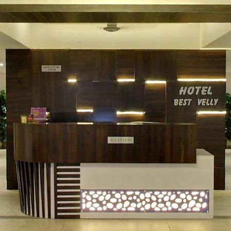 Hotel Best Velly Ґандінаґар Екстер'єр фото