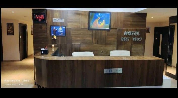 Hotel Best Velly Ґандінаґар Екстер'єр фото
