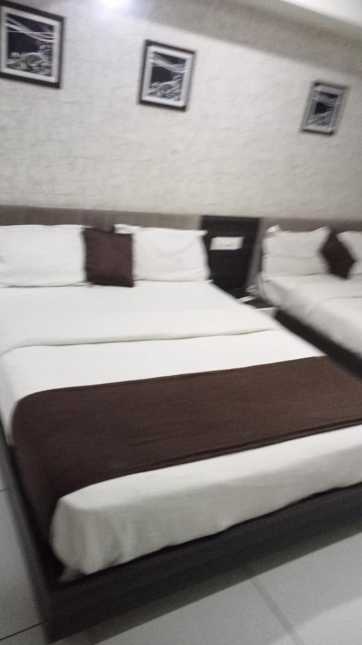 Hotel Best Velly Ґандінаґар Екстер'єр фото