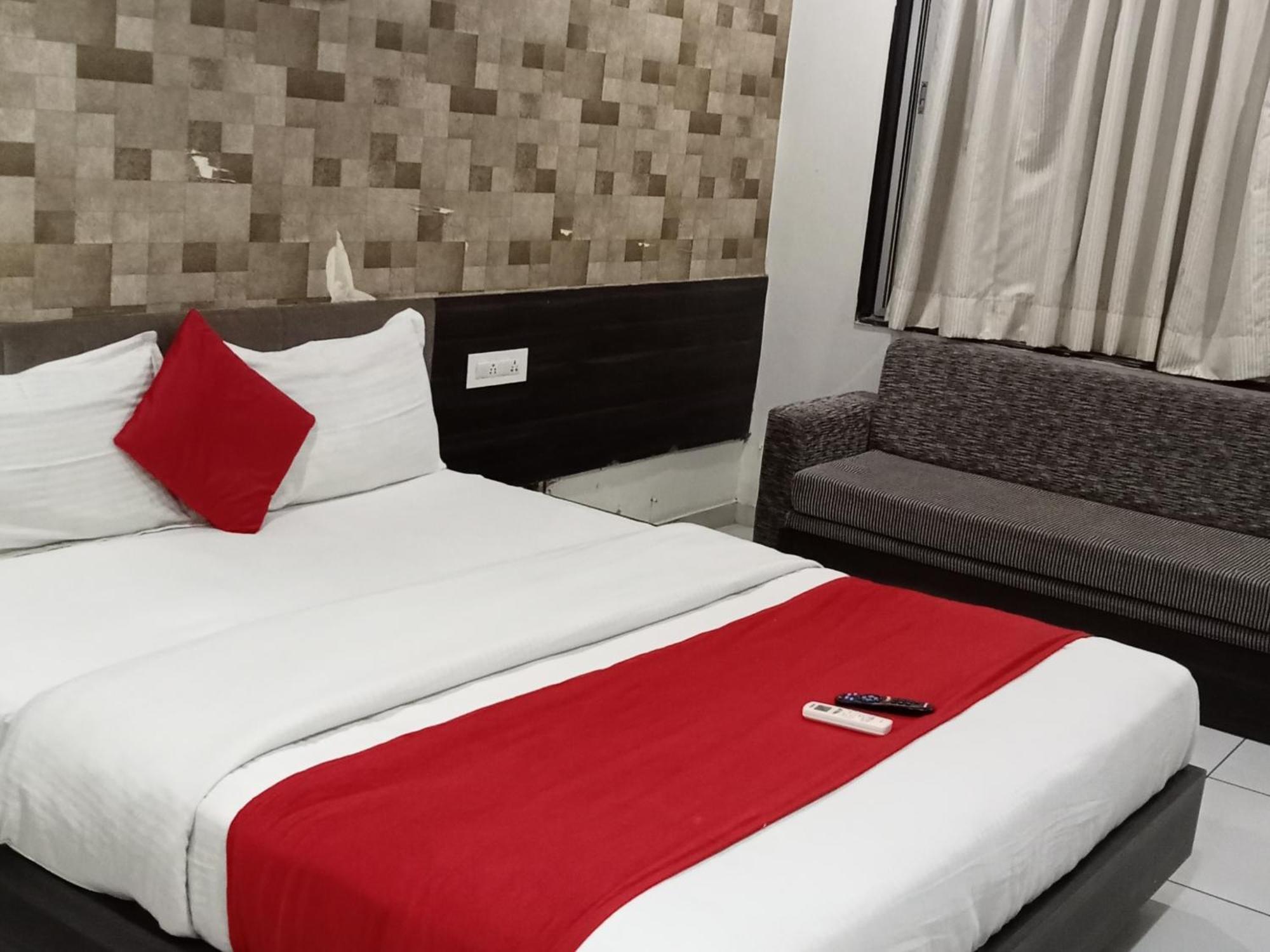 Hotel Best Velly Ґандінаґар Екстер'єр фото