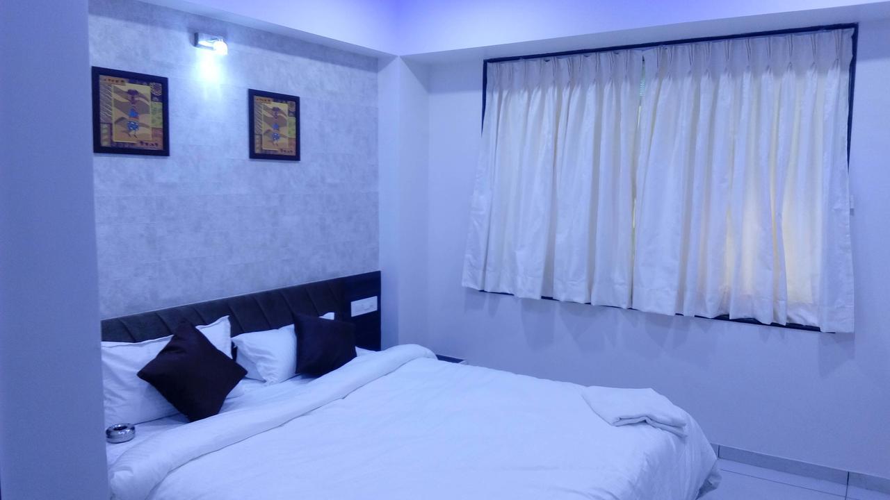 Hotel Best Velly Ґандінаґар Екстер'єр фото