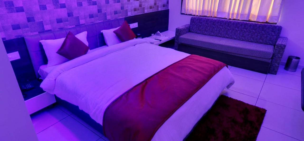 Hotel Best Velly Ґандінаґар Екстер'єр фото