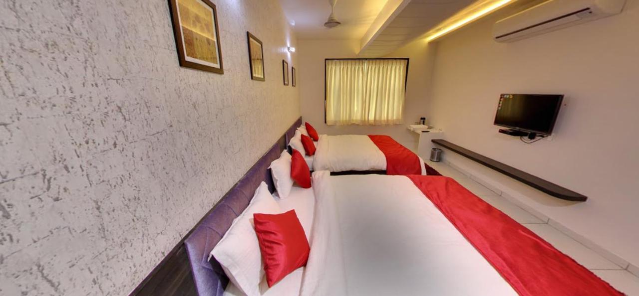Hotel Best Velly Ґандінаґар Екстер'єр фото