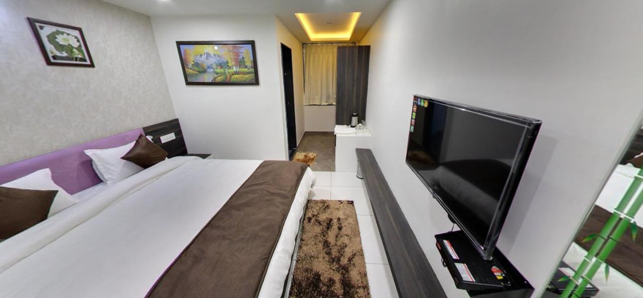 Hotel Best Velly Ґандінаґар Екстер'єр фото